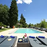 乌梅雷蒙娜别墅酒店 波连斯萨