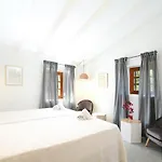 乌梅雷蒙娜别墅酒店