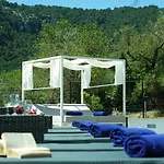 乌梅雷蒙娜别墅酒店 度假居 *